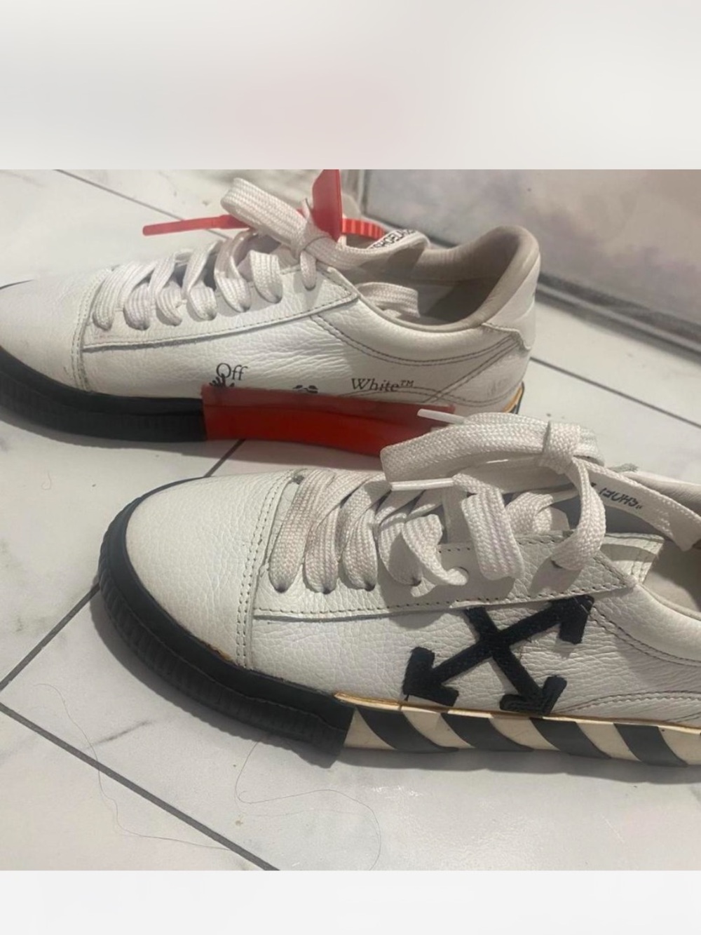 Off-White Women’s White Low-Top Arrow Logo Sneakers